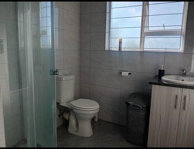 1 BEDROOM PROPERTY TO RENT IN GLEN AUSTIN